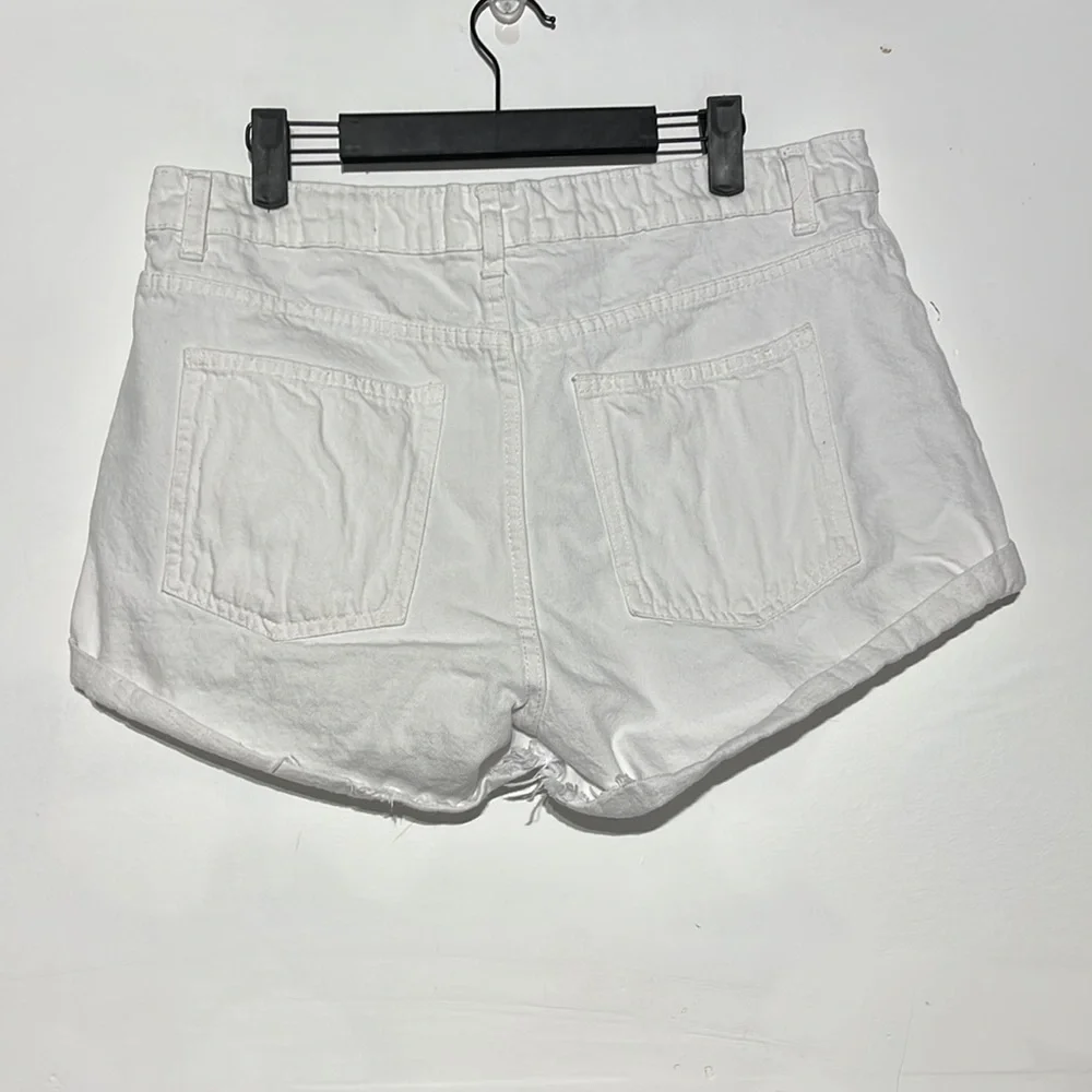 Cotton On Mid Rise Saturday White Cuffed Denim Shorts Size 8